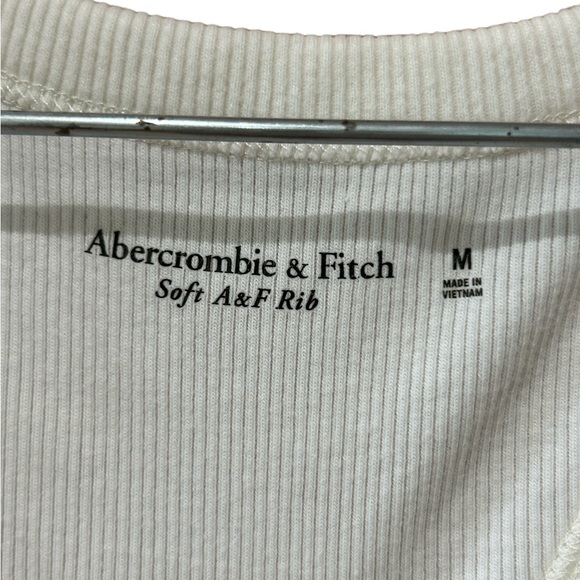 Abercrombie & Fitch White Soft A&F Rib Cropped Sleeveless Tank Top Size Medium - Picture 3 of 3